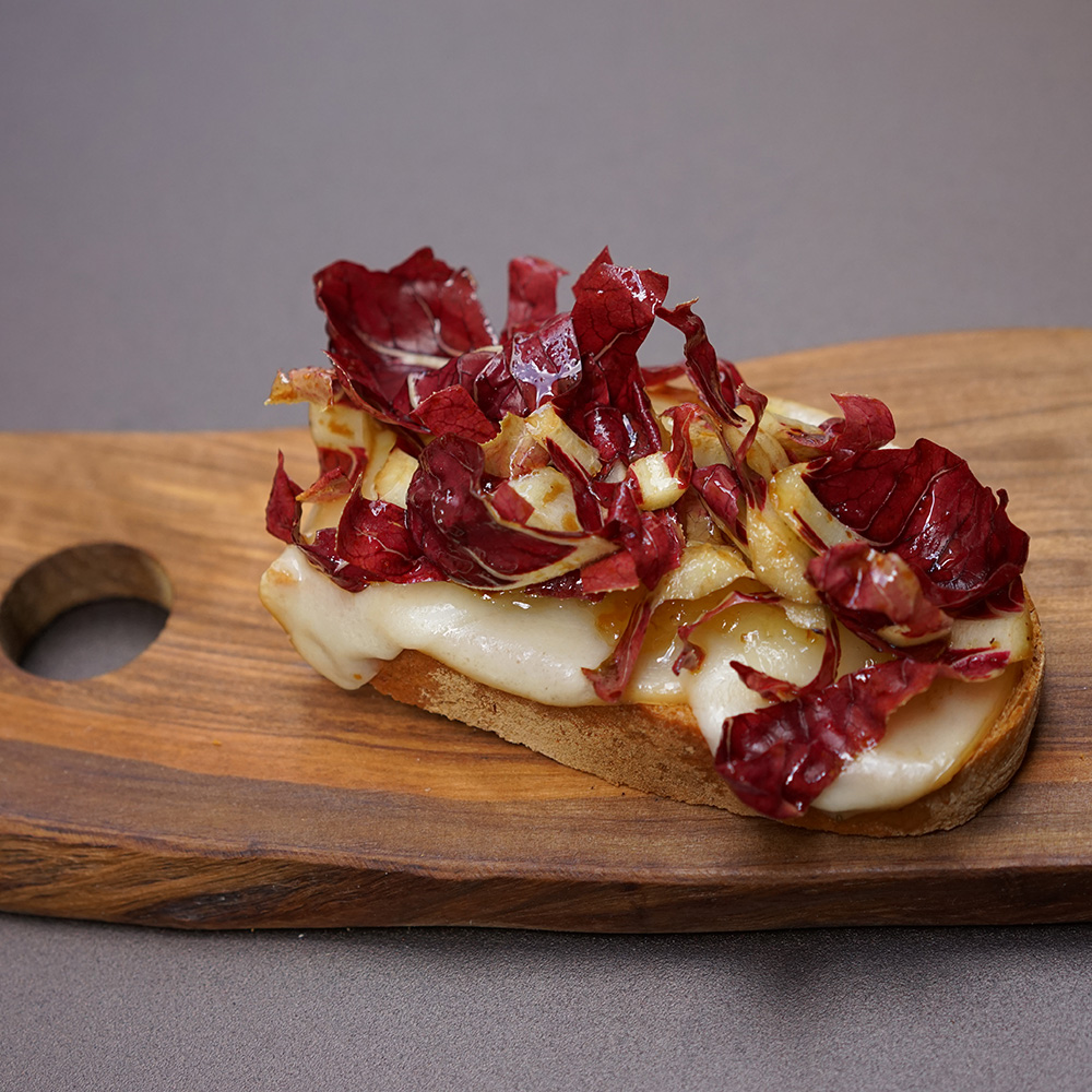 crostone radicchio e pecorino